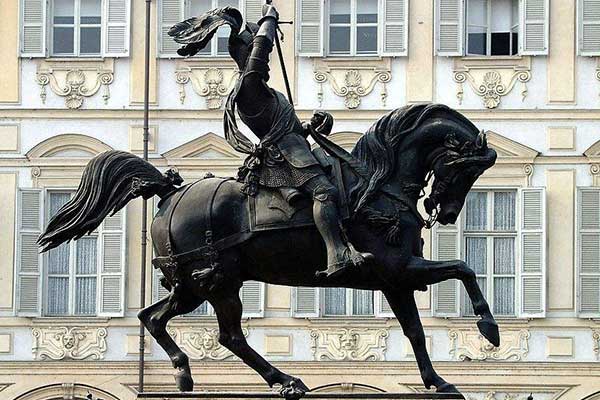 骑士雕塑